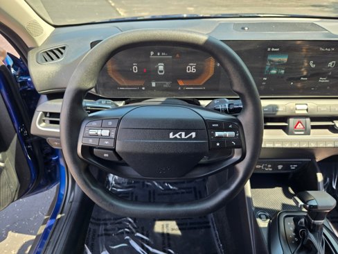 Used 2025 Kia K4 LXS image 29
