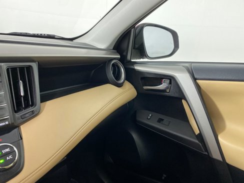 Used 2017 Toyota RAV4 XLE image 21