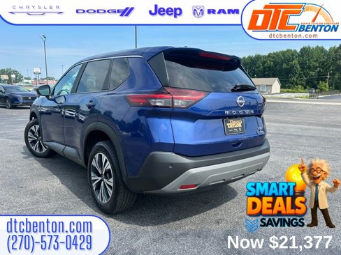 Used 2023 Nissan Rogue SV image 3