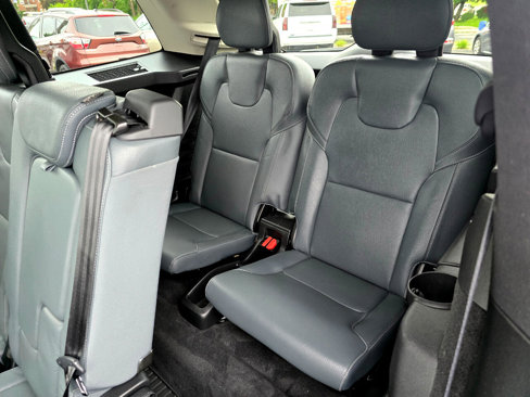 Used 2020 Volvo XC90 T6 Momentum w/ Protection Package Premier image 15