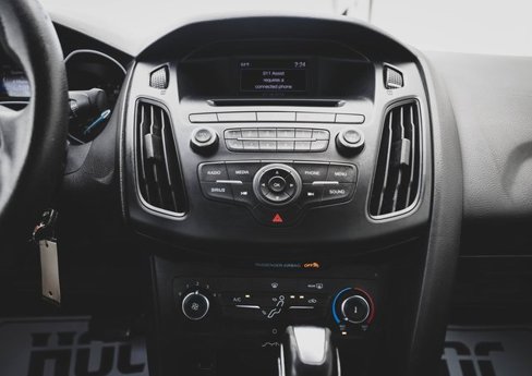Used 2016 Ford Focus SE image 4