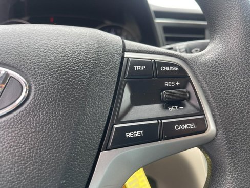 Used 2018 Hyundai Elantra SE image 20