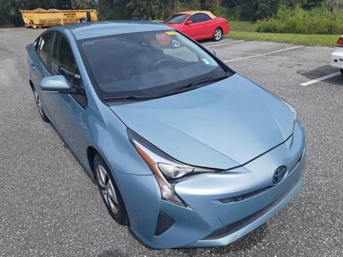 Used 2017 Toyota Prius Four image 2