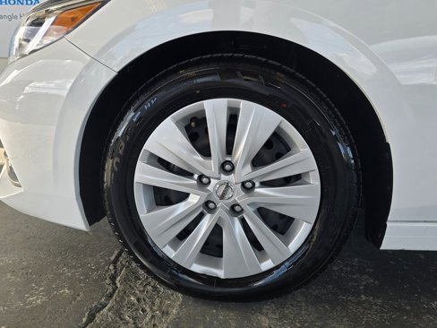 Used 2023 Nissan Sentra S image 27