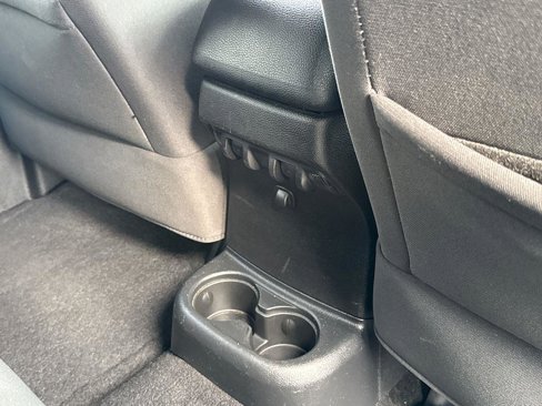 Used 2015 Jeep Wrangler Unlimited Rubicon w/ Connectivity Group image 17