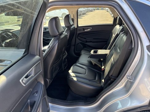 Used 2022 Ford Edge Titanium image 5