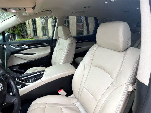 Used 2020 Buick Enclave Essence image 30