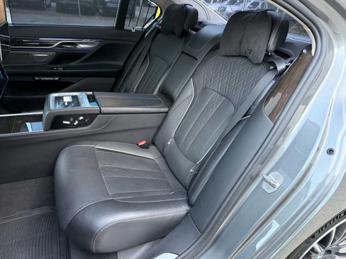 Used 2016 BMW 750i xDrive image 27