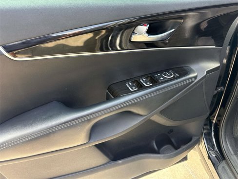 Used 2019 Kia Sorento LX image 18