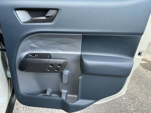 New 2025 Ford Maverick XLT image 38