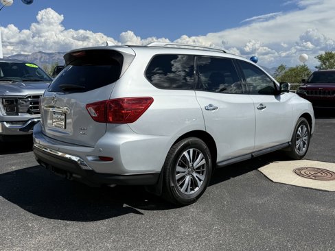 Used 2019 Nissan Pathfinder SL image 5