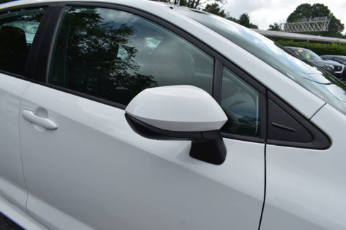 Used 2021 Toyota Corolla LE image 32
