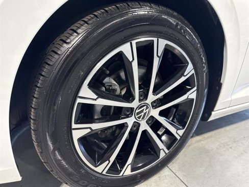 Used 2024 Volkswagen Jetta Sport image 13