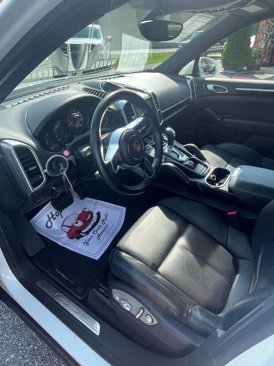 Used 2016 Porsche Cayenne image 11