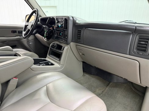Used 2005 GMC Yukon XL SLT w/ SLT Preferred Equipment Group image 14