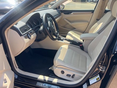 Used 2018 Volkswagen Passat 2.0T SE image 10