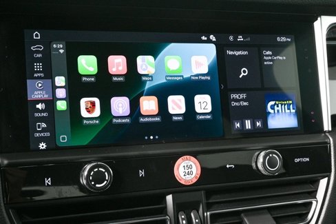Certified 2025 Porsche Macan image 17
