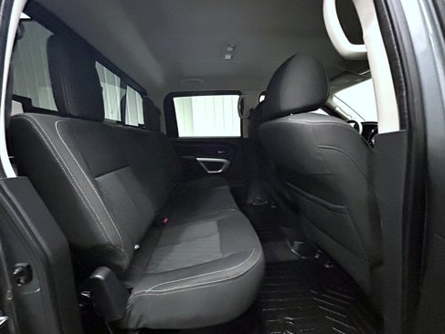 Used 2017 Nissan Titan SV image 18