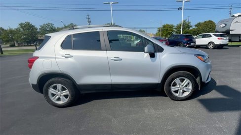 Certified 2022 Chevrolet Trax LT w/ LT Convenience Package image 9