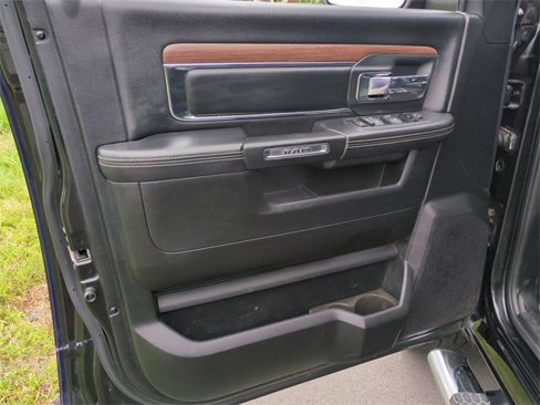 Used 2015 RAM 1500 Laramie w/ Convenience Group image 19