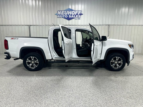 Used 2017 Chevrolet Colorado Z71 image 2