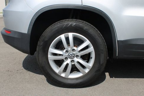 Used 2017 Volkswagen Tiguan S image 39