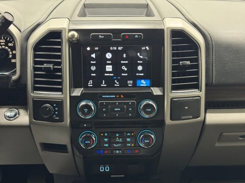 Used 2017 Ford F150 Lariat image 4