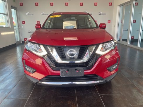 Used 2017 Nissan Rogue SL image 2