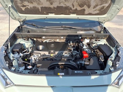 Used 2021 Toyota RAV4 XLE image 3
