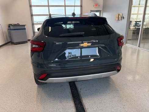 New 2025 Chevrolet Trax LT w/ Driver Confidence Package image 8