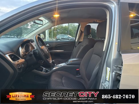 Used 2018 Dodge Journey SE w/ Blacktop Package image 29