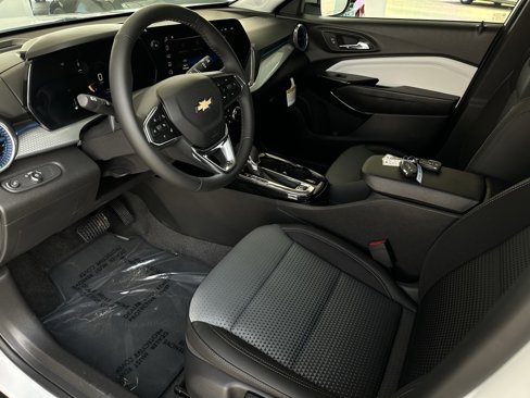 New 2025 Chevrolet Trax LT w/ Driver Confidence Package image 10
