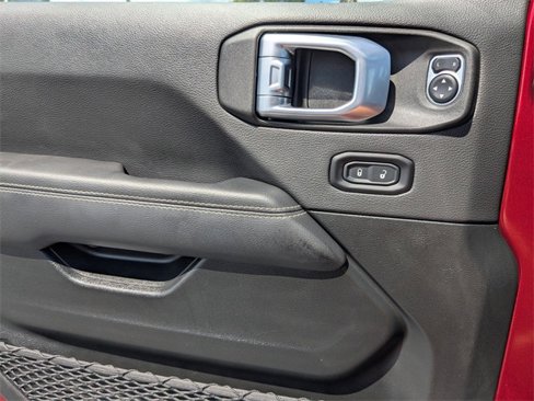 Used 2021 Jeep Wrangler Unlimited Sahara image 30