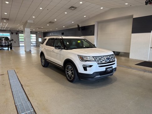 Used 2018 Ford Explorer XLT w/ Equipment Group 202A image 4