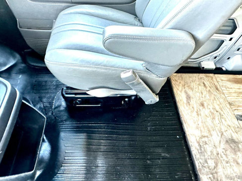 Used 2014 Chevrolet Express 2500 image 30