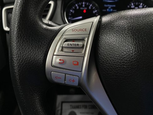 Used 2016 Nissan Rogue S image 16