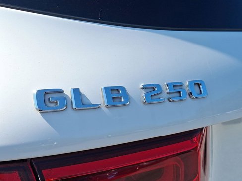 Used 2021 Mercedes-Benz GLB 250 4MATIC image 56