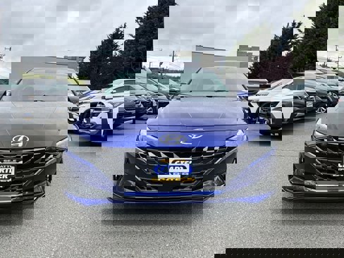 Used 2021 Hyundai Elantra Limited w/ Cargo Package image 3
