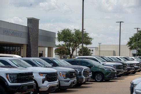 Used 2024 GMC Terrain SLE image 41