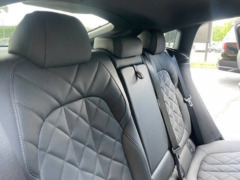 Used 2024 BMW X6 M60i w/ Executive Package image 33
