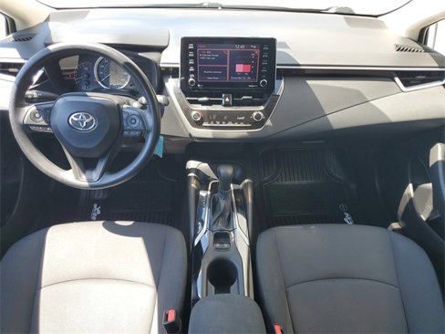 Used 2021 Toyota Corolla LE image 3