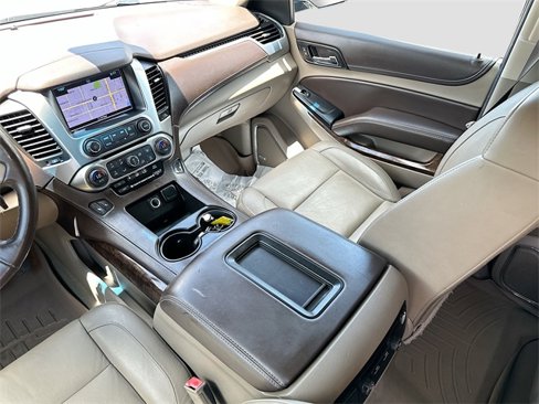 Used 2018 Chevrolet Suburban LT image 23