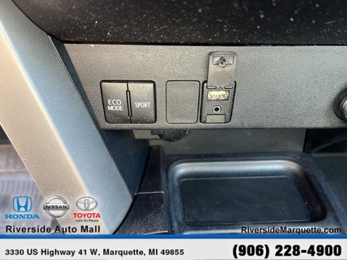 Used 2018 Toyota RAV4 LE image 18