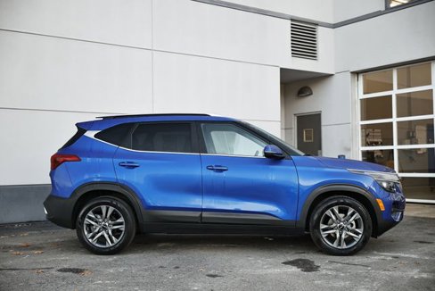 Used 2023 Kia Seltos S w/ Navigation Package image 3