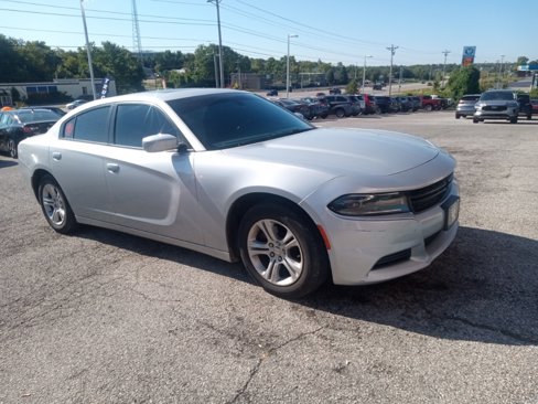 Used 2019 Dodge Charger SXT image 5