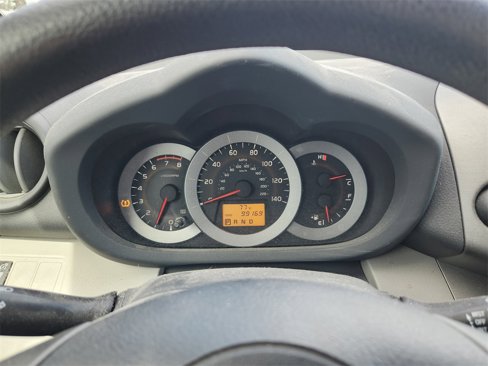 Used 2012 Toyota RAV4 4WD image 18