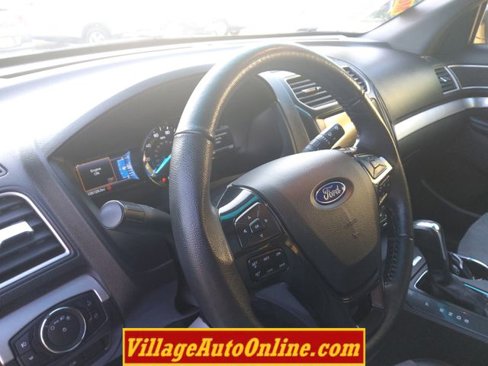 Used 2017 Ford Explorer XLT w/ Equipment Group 202A image 21