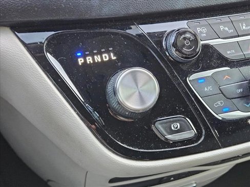 Used 2020 Chrysler Pacifica Touring-L Plus image 13