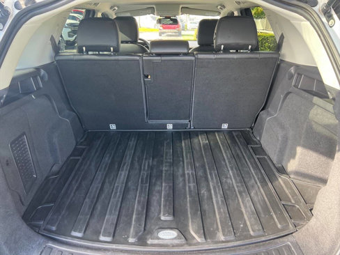 Used 2019 Land Rover Discovery Sport SE image 10