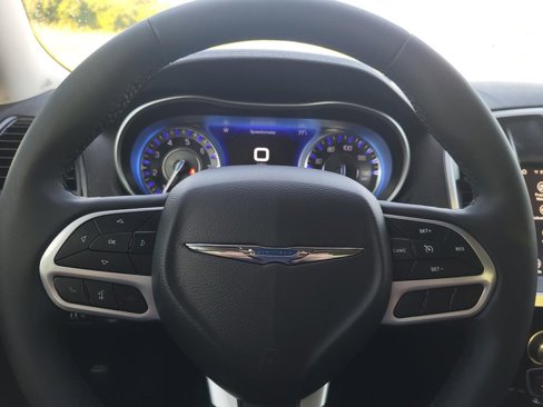Used 2023 Chrysler 300 Touring w/ Sport Appearance Package image 13